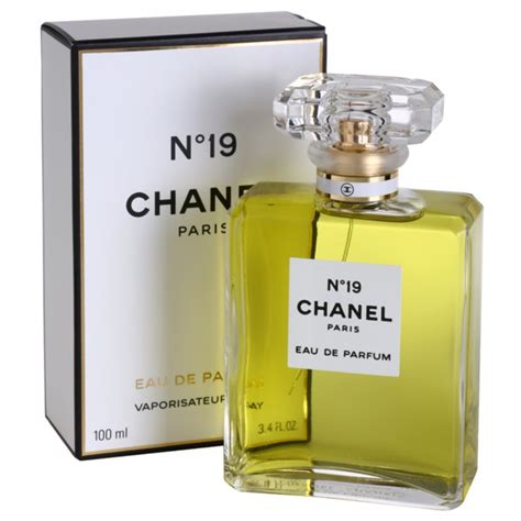 Chanel No 19 Eau de Parfum Chanel для женщин.